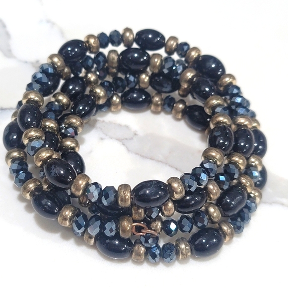Jewelry - Black beaded bracelet 5 rows